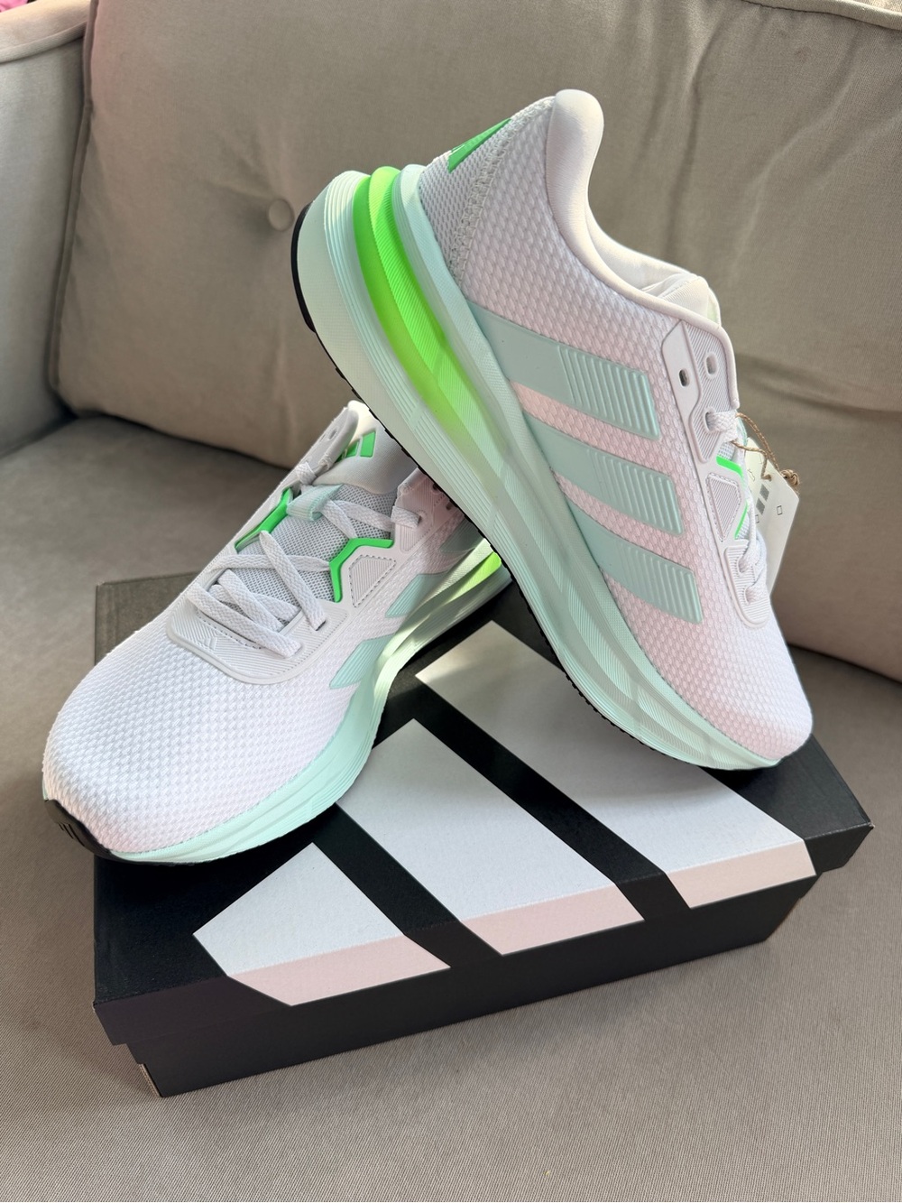 ADIDAS Galaxy 7 Running Sneakers NEW in box
